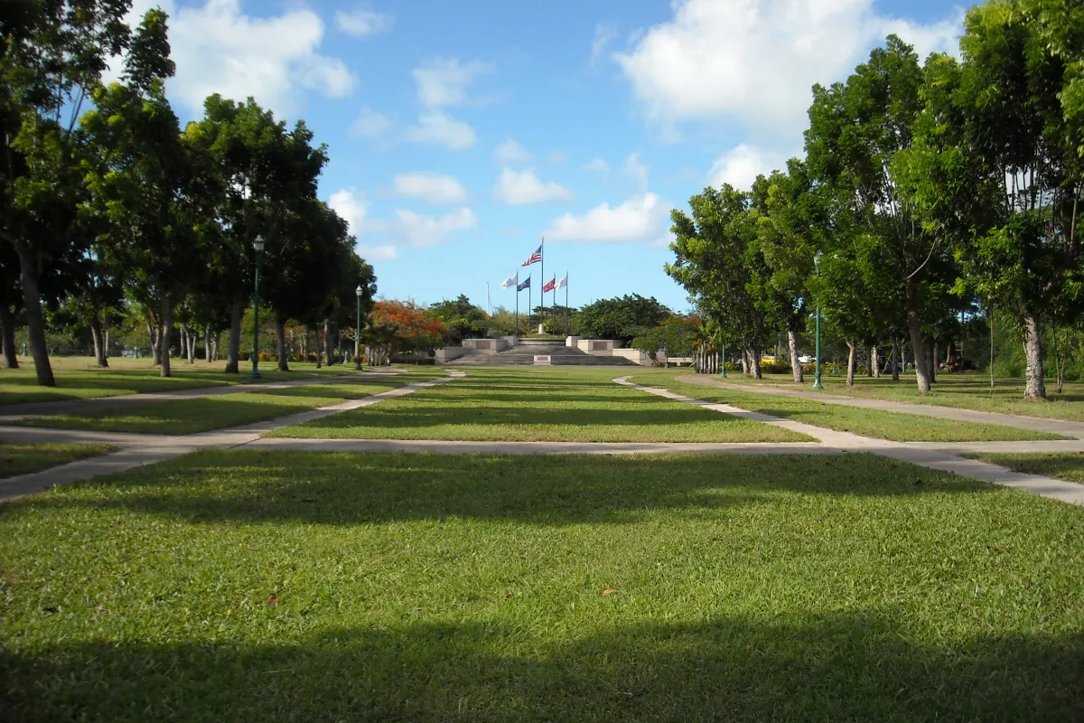 Large lawn in front of the memorial.