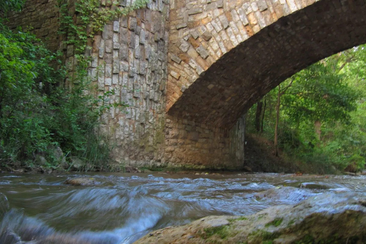 Lincoln Bridge with Travertine Creek flowing below