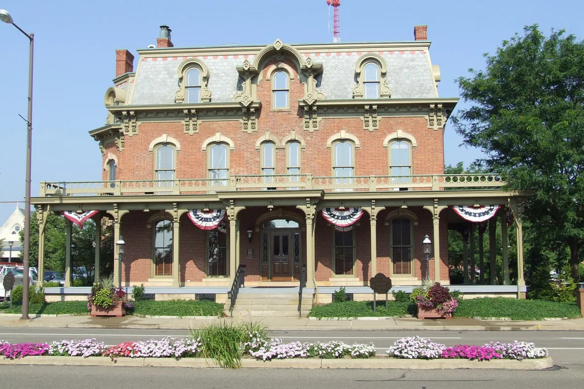 a front view of the Ida Saxton McKinley House